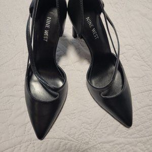 Nine West, black, closed toe, pumps - NWOT